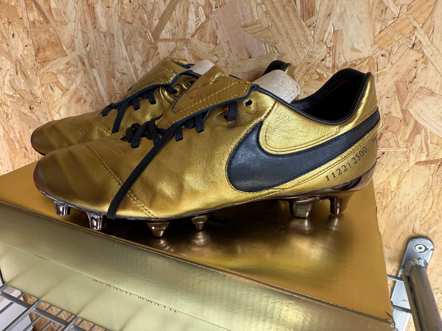 Nike Tiempo Legend VI Totti x Roma