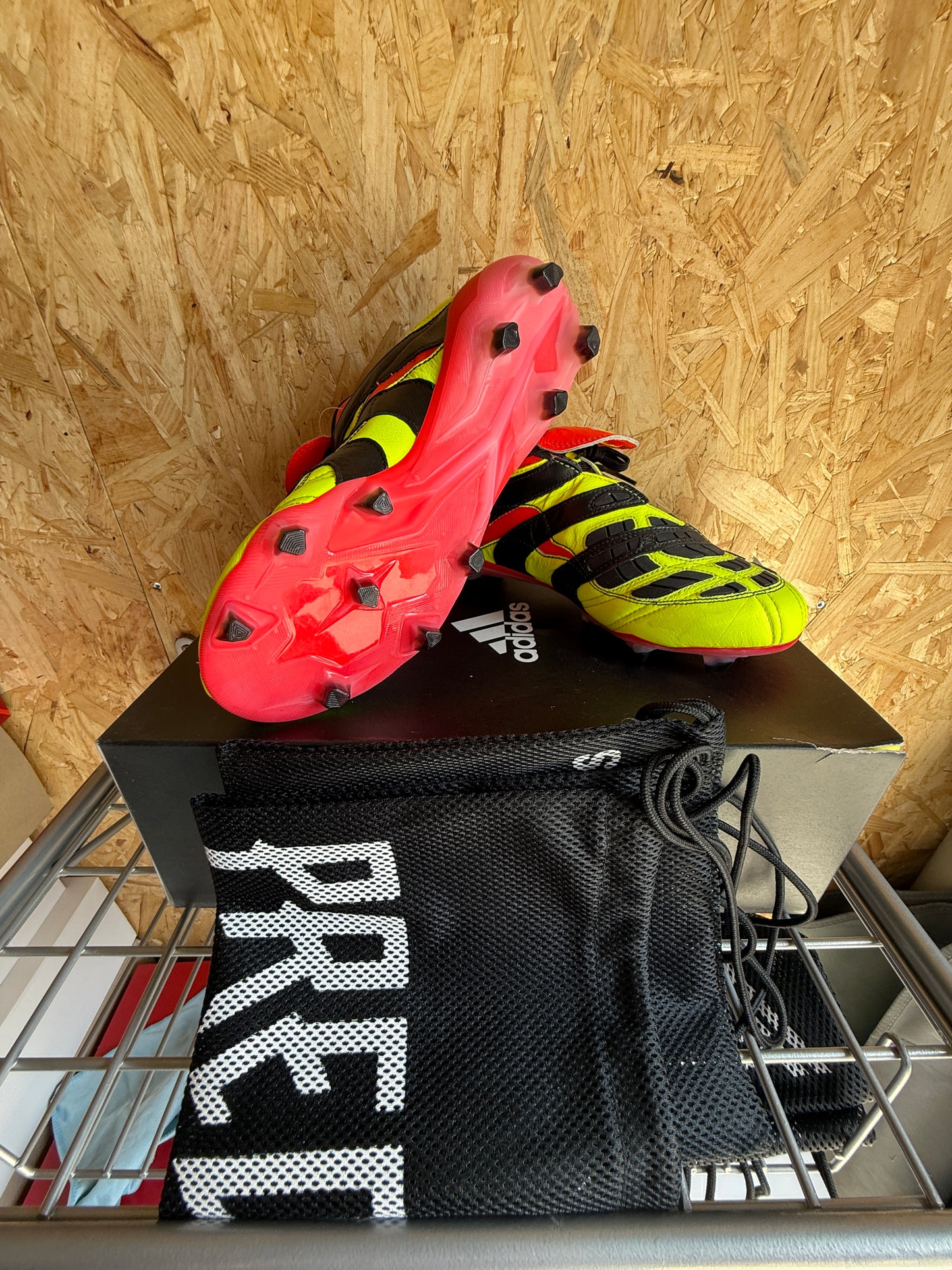 Adidas Predator Accelerator